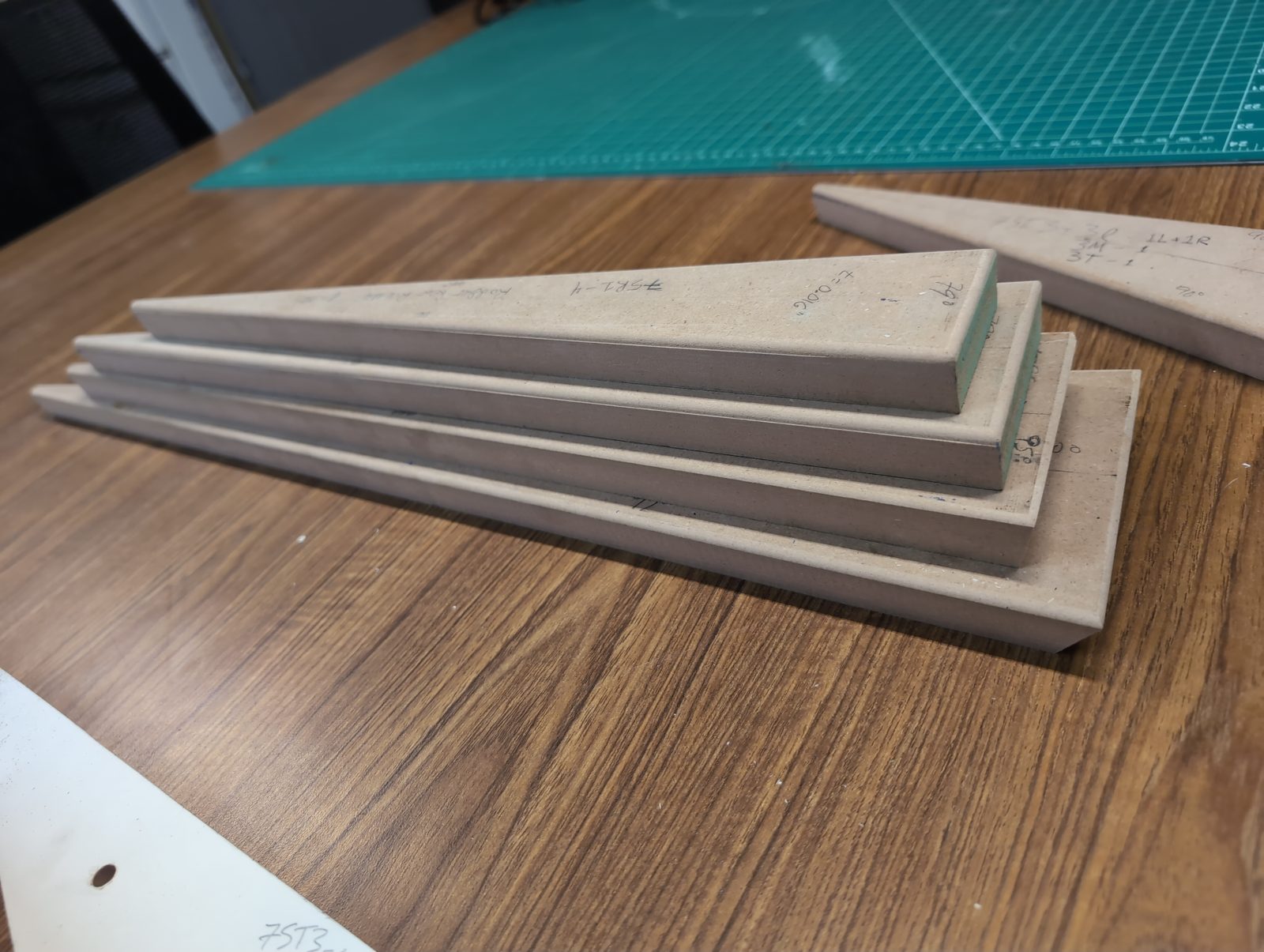 Tail section rib form shaping